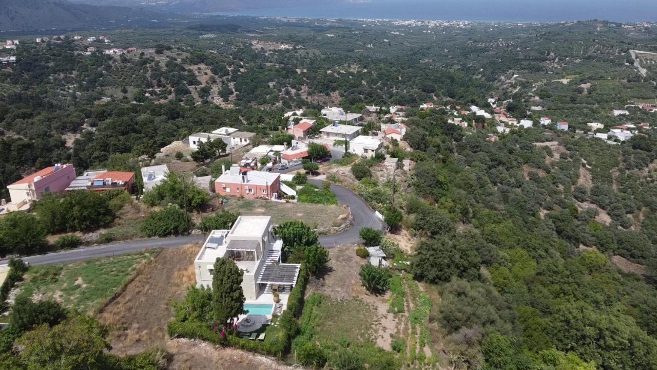 Traditional Stonebuilt Villa Leonanto, Only 5 Km From A Sandy Beach Kastellos Bagian luar foto