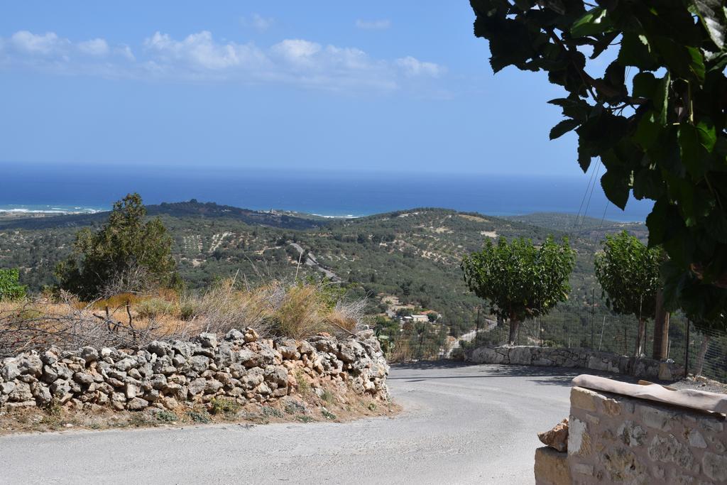 Traditional Stonebuilt Villa Leonanto, Only 5 Km From A Sandy Beach Kastellos Bagian luar foto