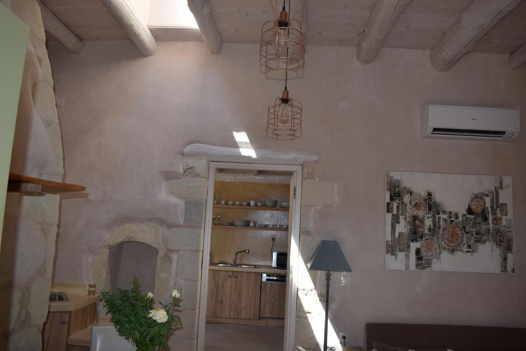 Traditional Stonebuilt Villa Leonanto, Only 5 Km From A Sandy Beach Kastellos Bagian luar foto