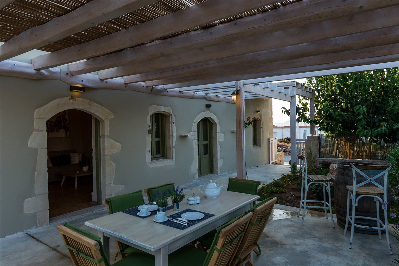 Traditional Stonebuilt Villa Leonanto, Only 5 Km From A Sandy Beach Kastellos Bagian luar foto
